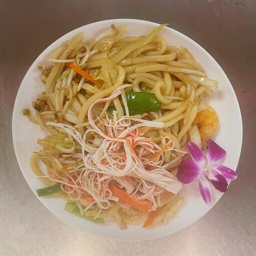 Seafood Yaki Udon