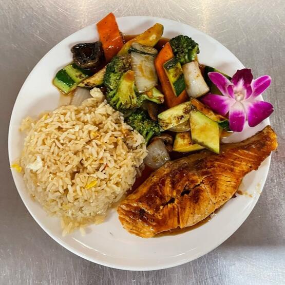 (L) Hibachi Salmon